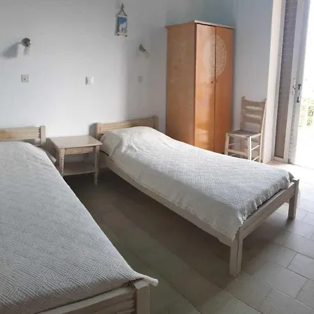 Family Run 2 Bed Studio Apartment 1 Apartman *